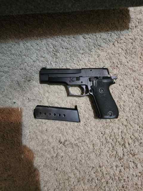 Sig P220