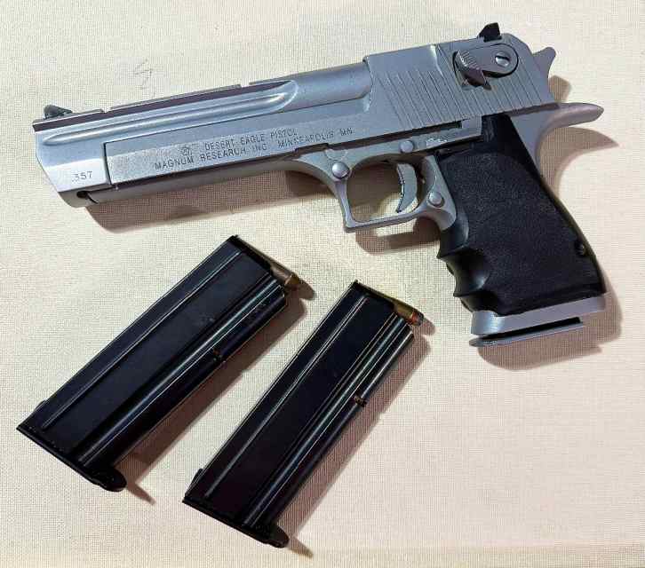 Desert eagle 357 magnum 