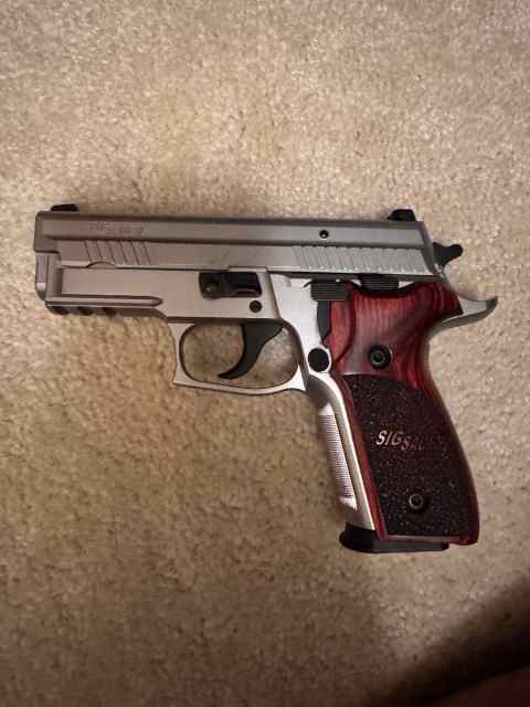 Sig Sauer p229 Stainless Steel Compact elite .40