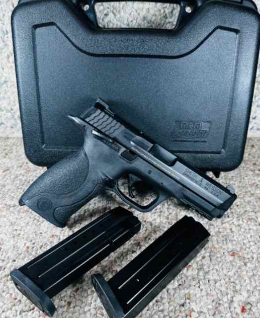 Smith &amp; Wesson S&amp;W M&amp;P9 with Hard Case.