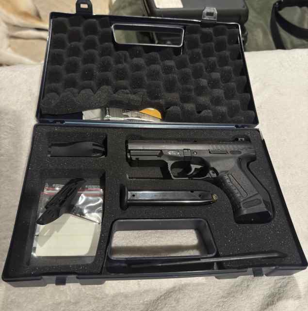 Walther P99 .40