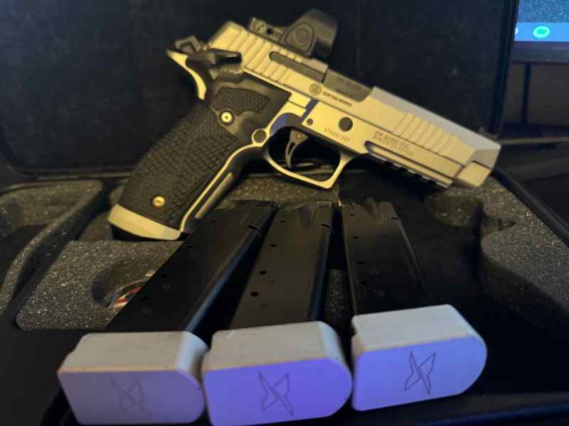 * PRICE LOWERED* Sig P226 X5 with Trijicon SRO