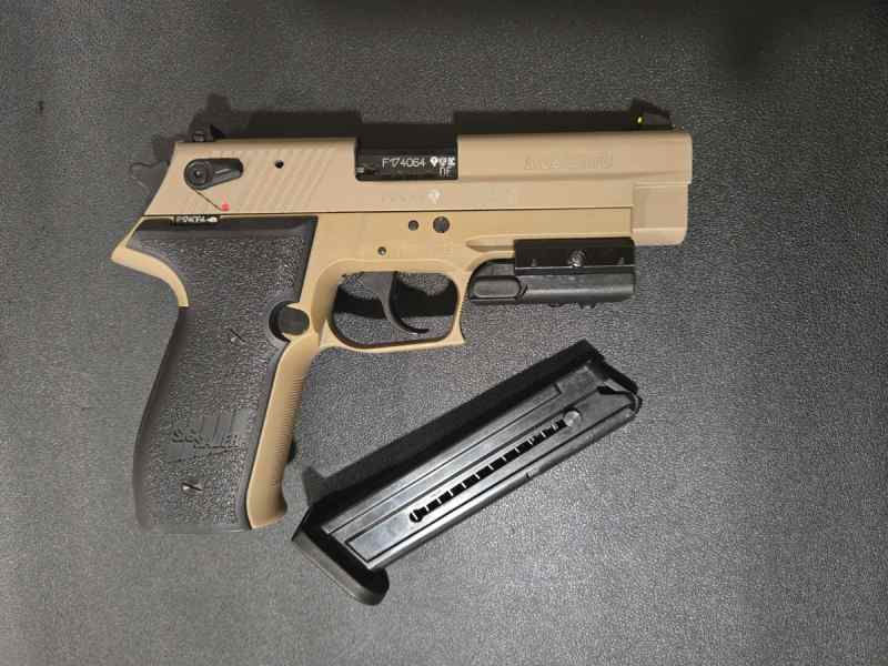 Sig Sauer MOSQUITO w/ Sig Laser