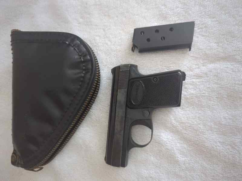 Baby Browning 1968 .25acp with carry case