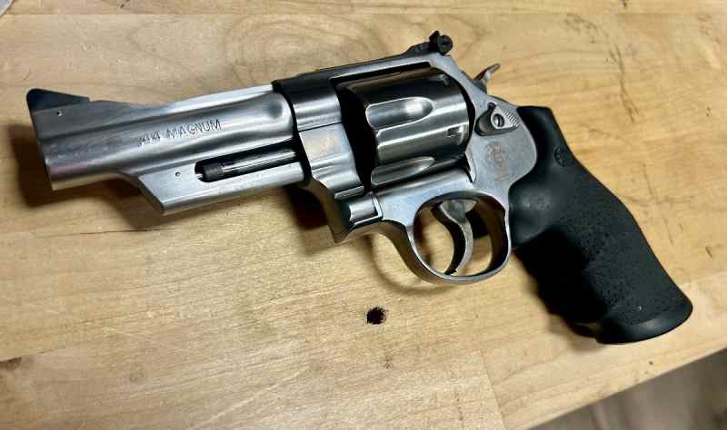 Smith &amp; Wesson 629 Mountain Gun 44 mag 