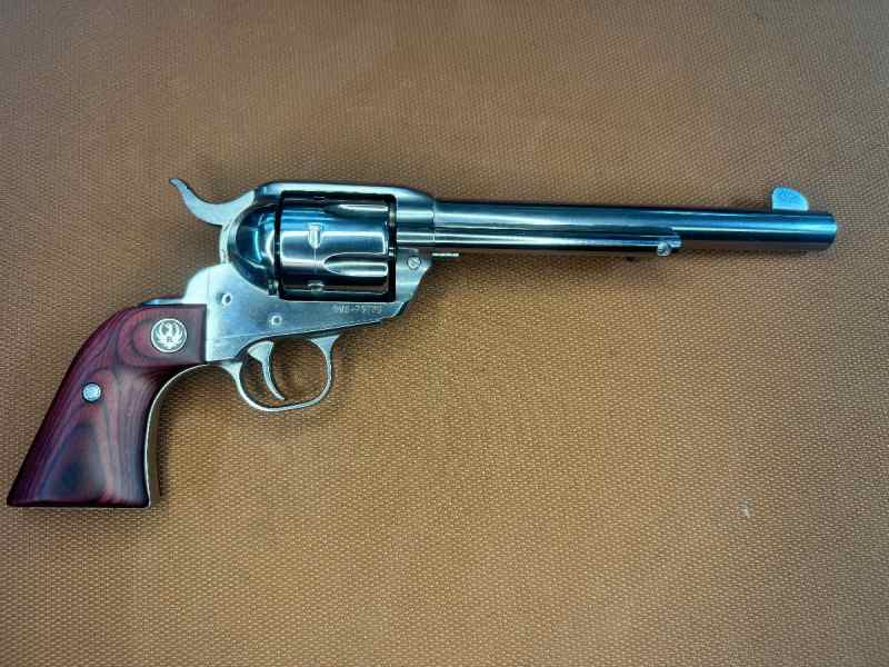 NEW IN BOX-Ruger New Vaquero-357Mag-7.5&quot; (5170)