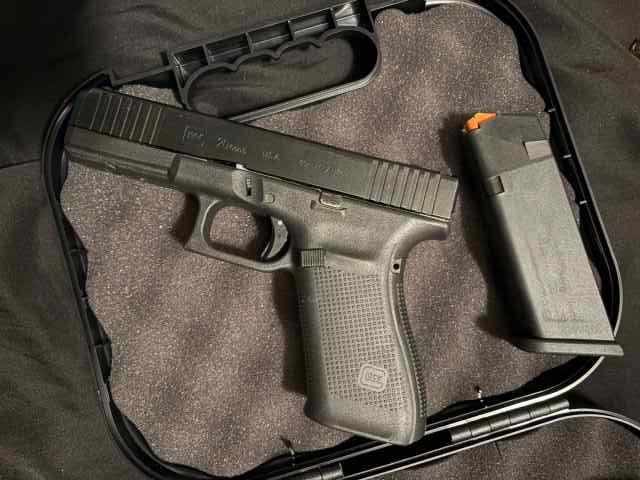 Glock 19 Gen 5 mos /Holsun 3 mags