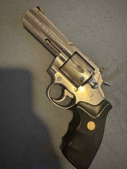 Colt cobra 357 magnum