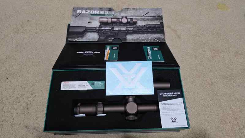New in box sealed unopened Vortex Razor gen3 1-10x
