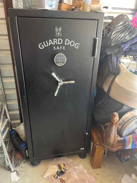 Guard Dog Safe WTT/WTS SATURDAY ONLY