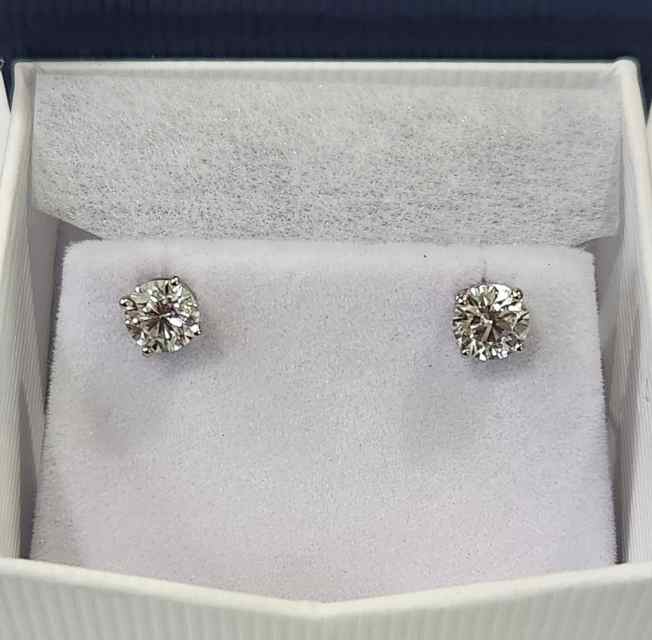 14K Gold Round 1.5ct Brilliant Lab Diamond Studs