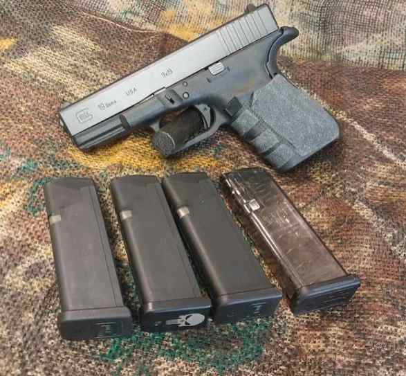 Glock 19 Gen 4 9mm 15 Rd 4 Mags