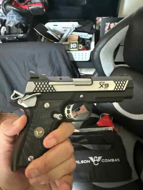 Wilson combat edc x9 2.0