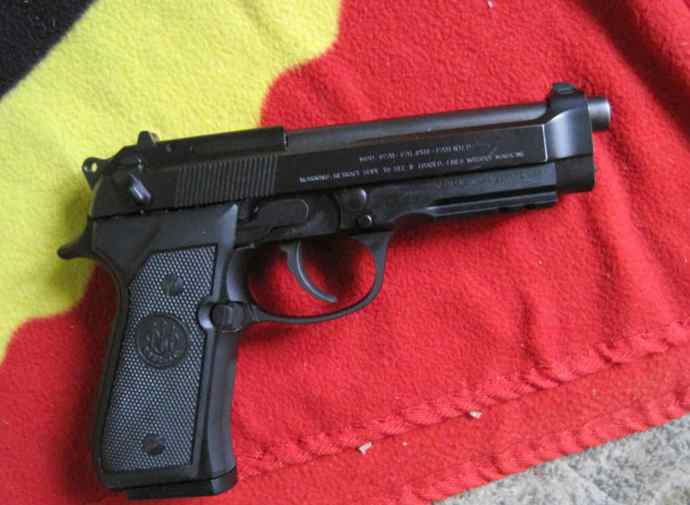 Beretta 92A1 - 9mm - w/ Mag