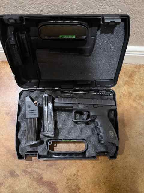 Beretta APX 9mm 