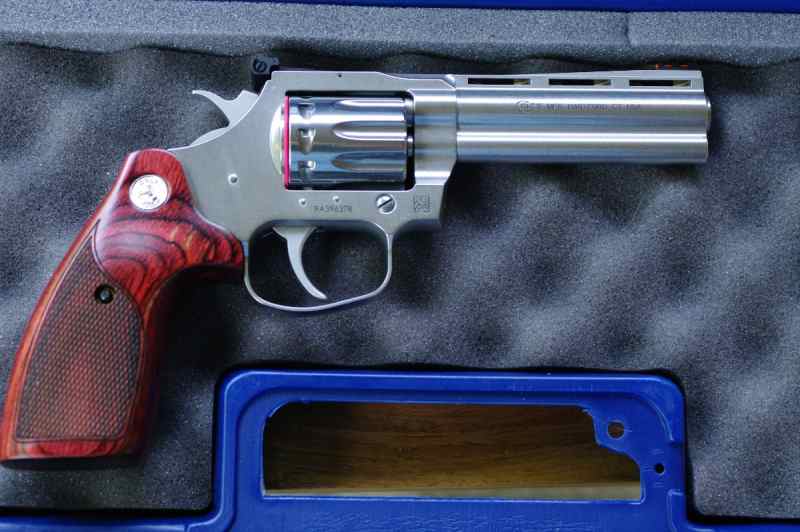 NEW COLT KING COBRA .22 TARGET  GREAT PRICE !