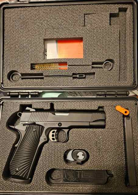 Tisas Devil Ray Carry .45ACP 1911 TWO WORLD WARS!
