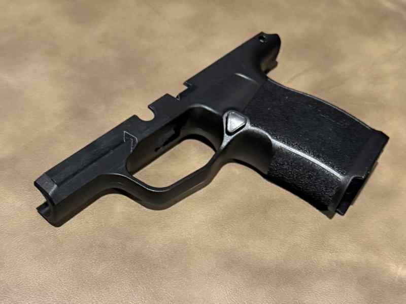 Sig p365x-xl Grip Module.jpg