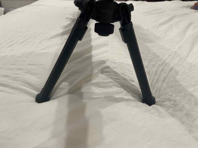 Gun bipod.jpg