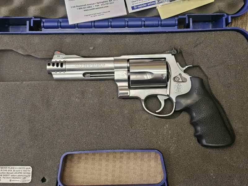 Like New Smith &amp; Wesson 460V W/ Box 