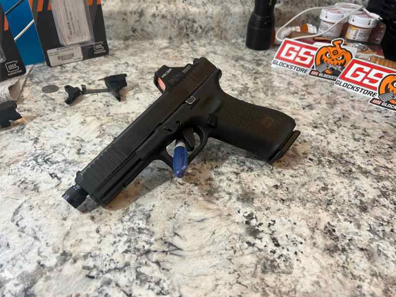 Glock 17MOS  gen 5 with upgrades 