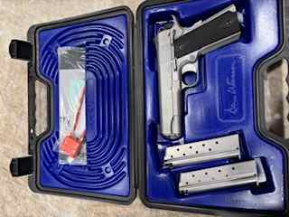 CZ-USA Dan Wesson 1911 Valor Commander Pistol-9MM