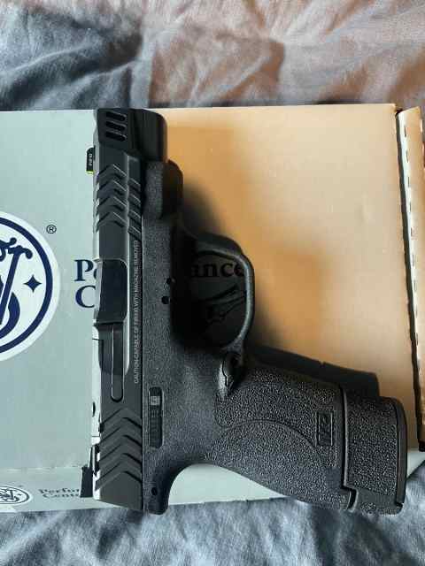 Smith&amp;Wesson shield performance center 