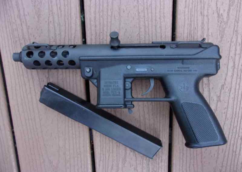 Intratec Tec-9 9mm Pistol w/ 32 Round Mag 