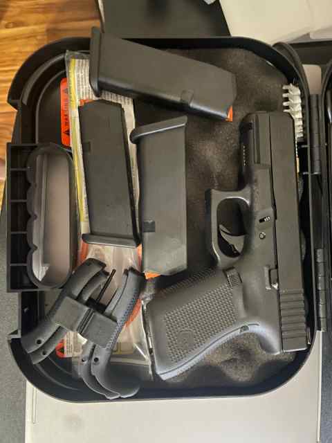 Glock 19M FBI Issue Austria made