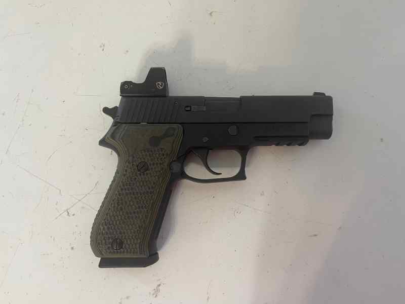 Sig Sauer P220