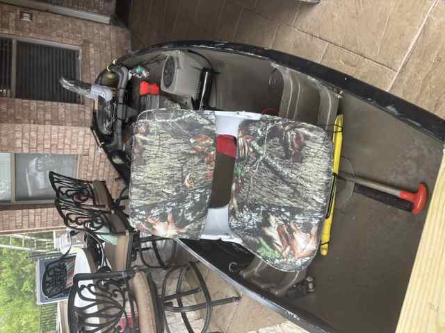 15.4' Old Town Sportsman Canoe, Square Transom