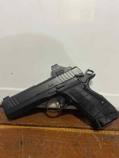 DWX Compact + Optic + Lok Grips + Black Trigger