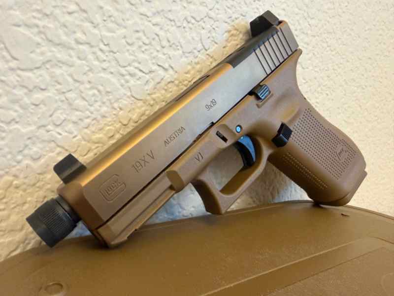 Glock 19X V MOS - Threaded Barrel (9mm) - NIB