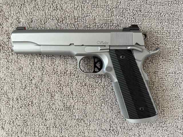 Dan Wesson Valor .45