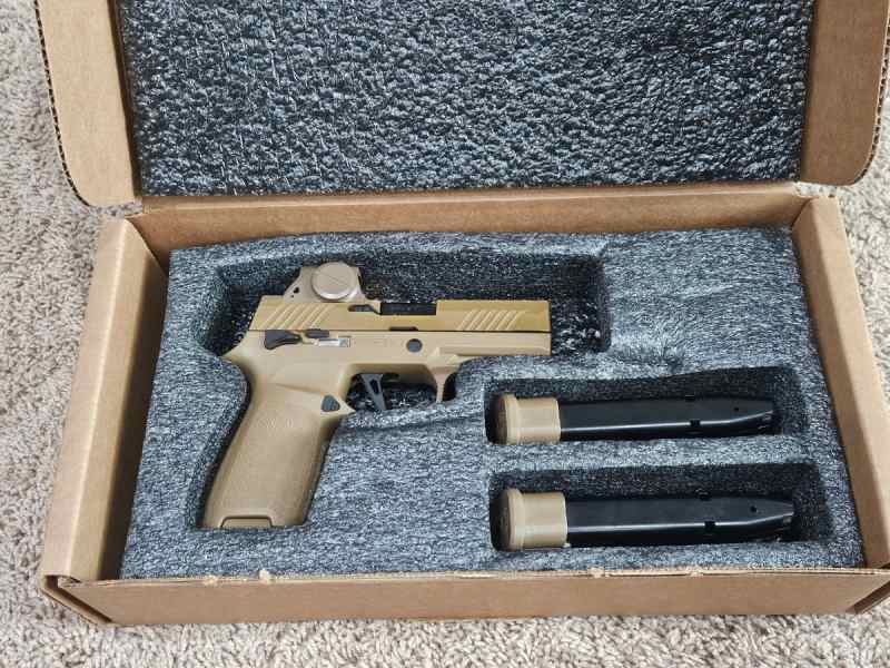 Sig M18 Military Surplus with M17 Optic - Unfired