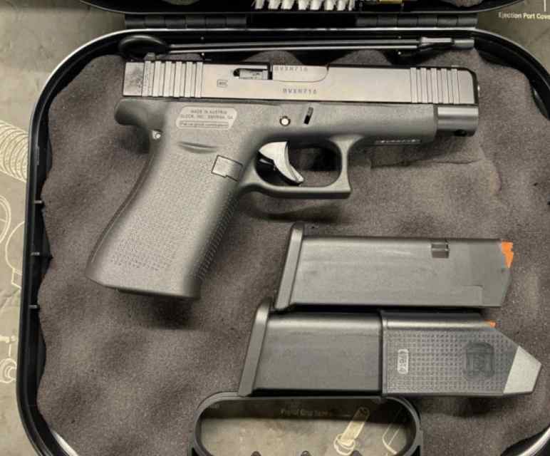 Glock G48 Black Compact pistol 