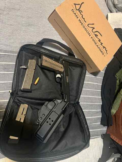 Dan Wesson Specialist 1911 in 45acp