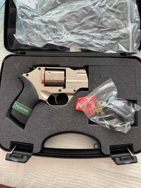 NIB Chiappa Rhino 200DS 357mag