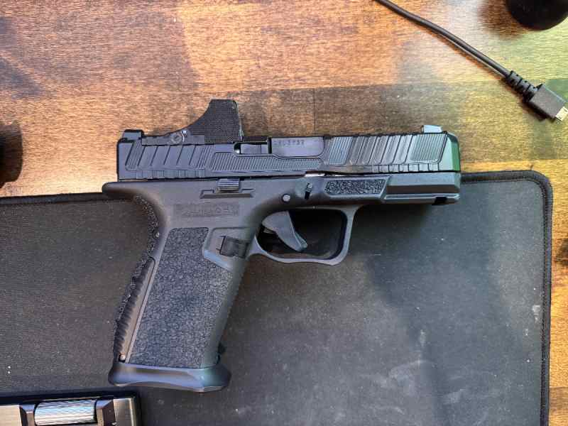 Custom Glock 19 w/ Holosun SCS Optic