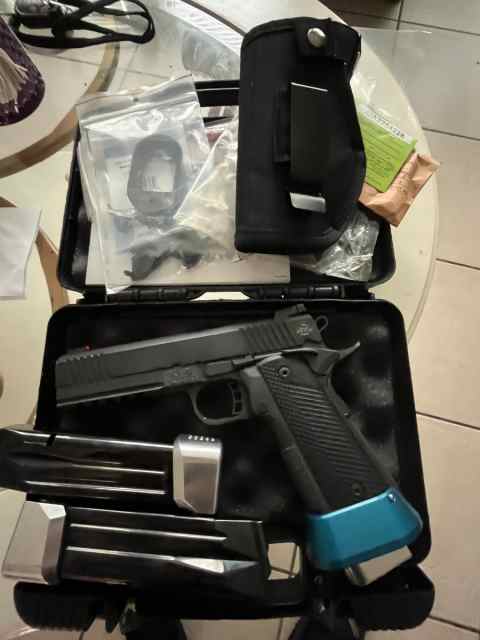 Rock Island Tac Ultra Hi Cap 1911 Double Stacked )