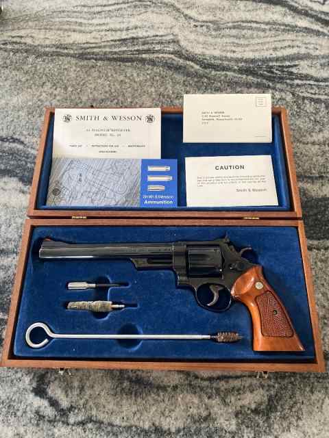 Smith &amp; Wesson model 29 44 magnum 
