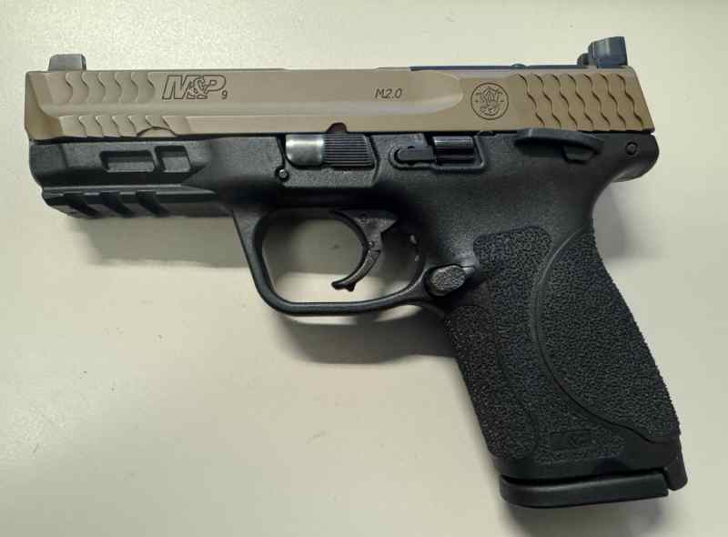M&amp;P 2.0 9mm Optic Ready w/ accessories $500 obo