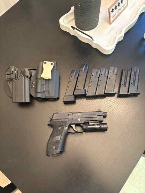 Sig p226 9mm and Sig Romeo 4c WTT/WTS