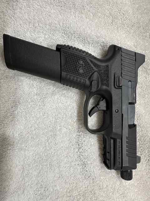 FN Firearms 509 9mm 24-round clip
