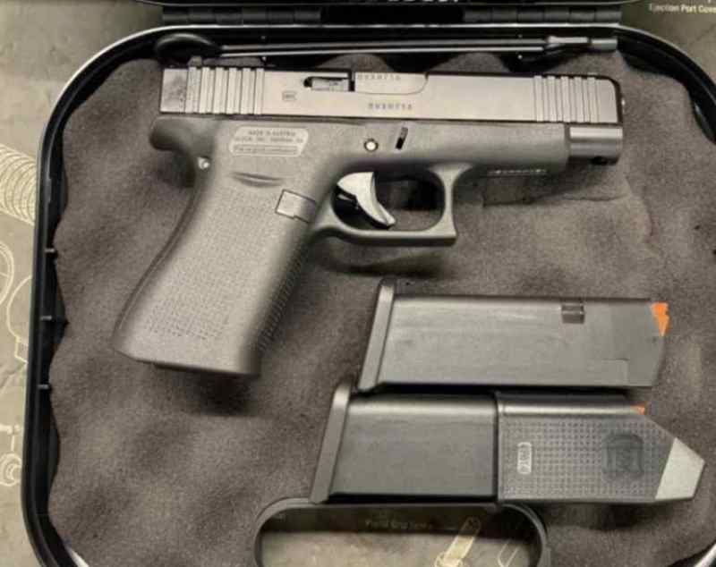 Glock G48 Black Compact pistol