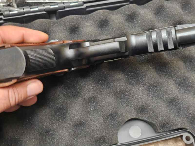 NEW IN BOX - Taurus Raging Hunter 460S&amp;W Magnum