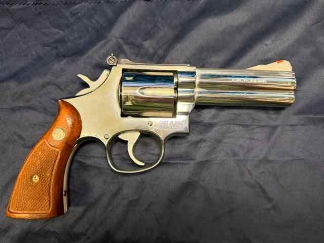 Smith and Wesson 686 no-dash 4" Polished!