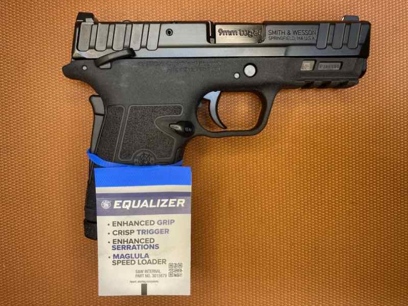 NEW IN BOX - Smith &amp; Wesson Equalizer - 9mm-3.675&quot;