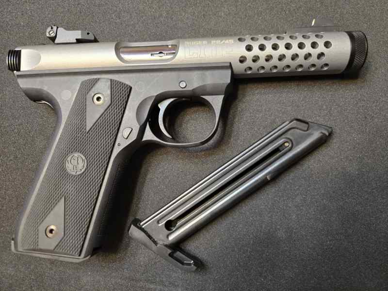 Ruger 22/45 Lite Threaded BBL  Excellent, Like new