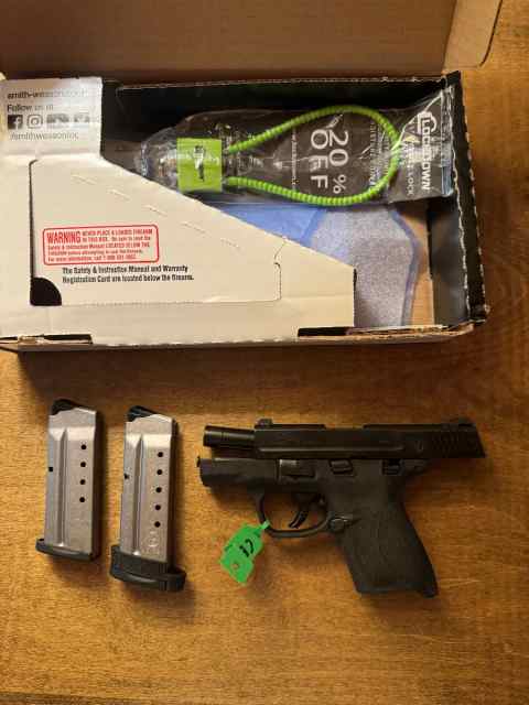 Smith &amp; Wesson M&amp;P40 ShieldM2.0 40 S&amp;W - NEW